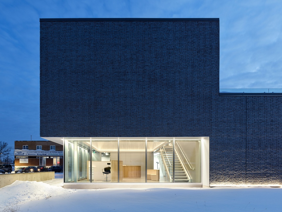 Lafond Desjardins Dental Laboratory by ACDF Architecture