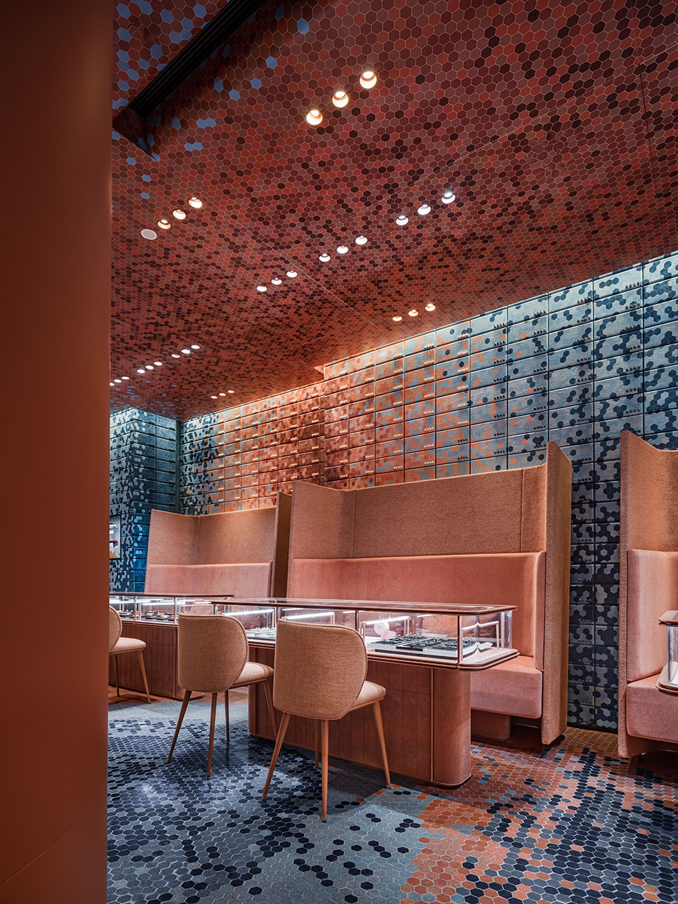 Chow Tai Fook s Brand New Experience Shop in Chongqing Joy City by ONE PLUS