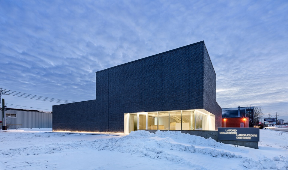 Lafond Desjardins Dental Laboratory by ACDF Architecture