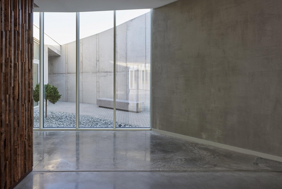 crematorium the tumulus by aexn architects