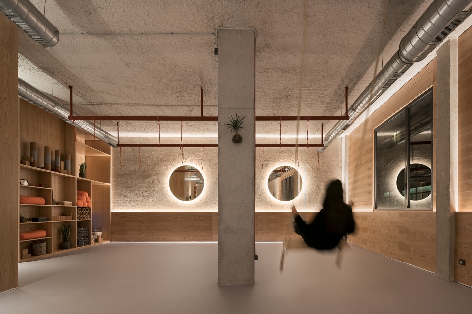 flow yoga studio by nan arquitectos