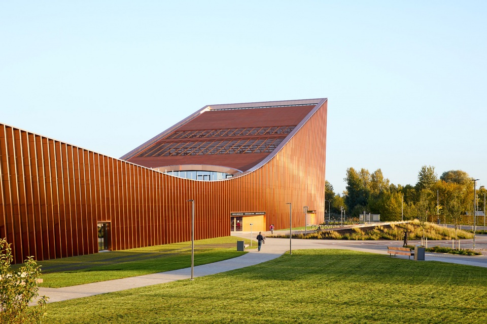 VIZIUM Science and Innovation Centre by Audrius Ambrasas Architects