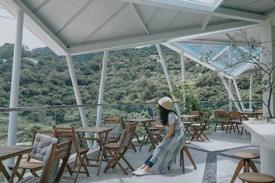 The Mountain 12 Cafe AUAD