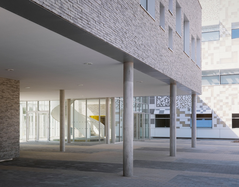 college lucie aubrac by coldefy and associates