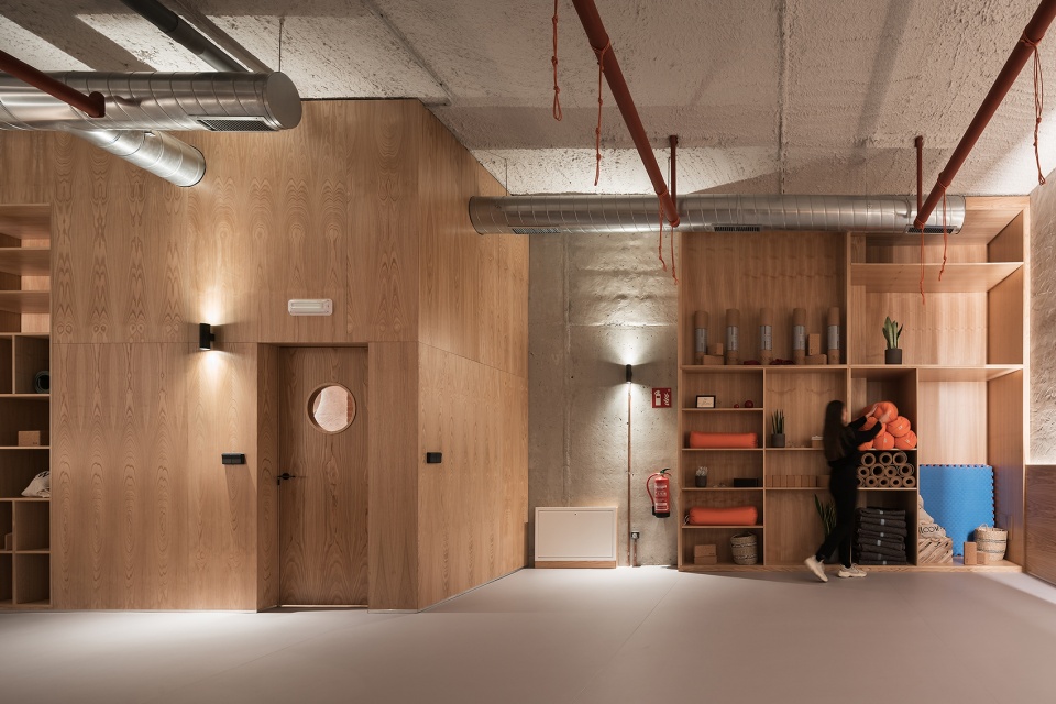 flow yoga studio by nan arquitectos