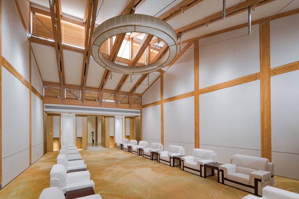 Floating Leaf China by GREEN ARCHITECTS