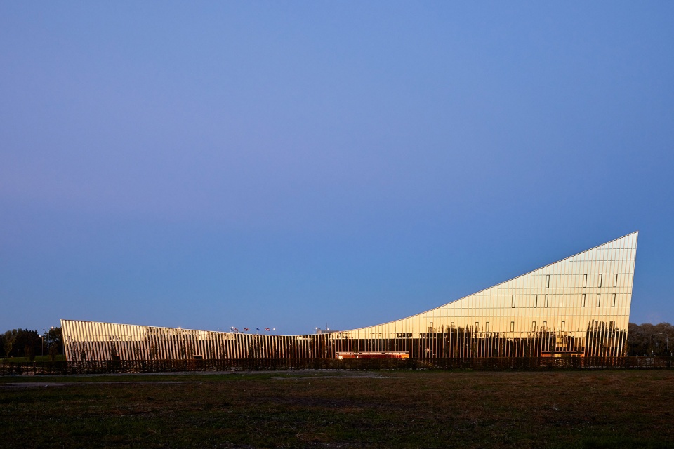 VIZIUM Science and Innovation Centre by Audrius Ambrasas Architects