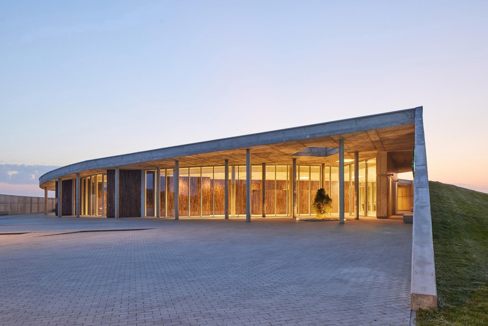 crematorium the tumulus by aexn architects