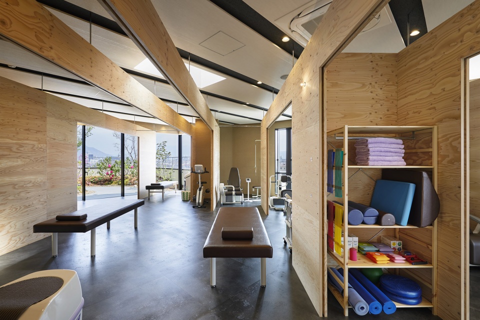 sasaki spine clinic by uid