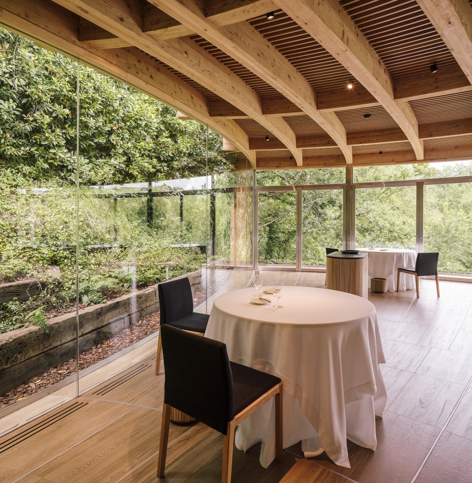 martin berasategui restaurant by mecanismo