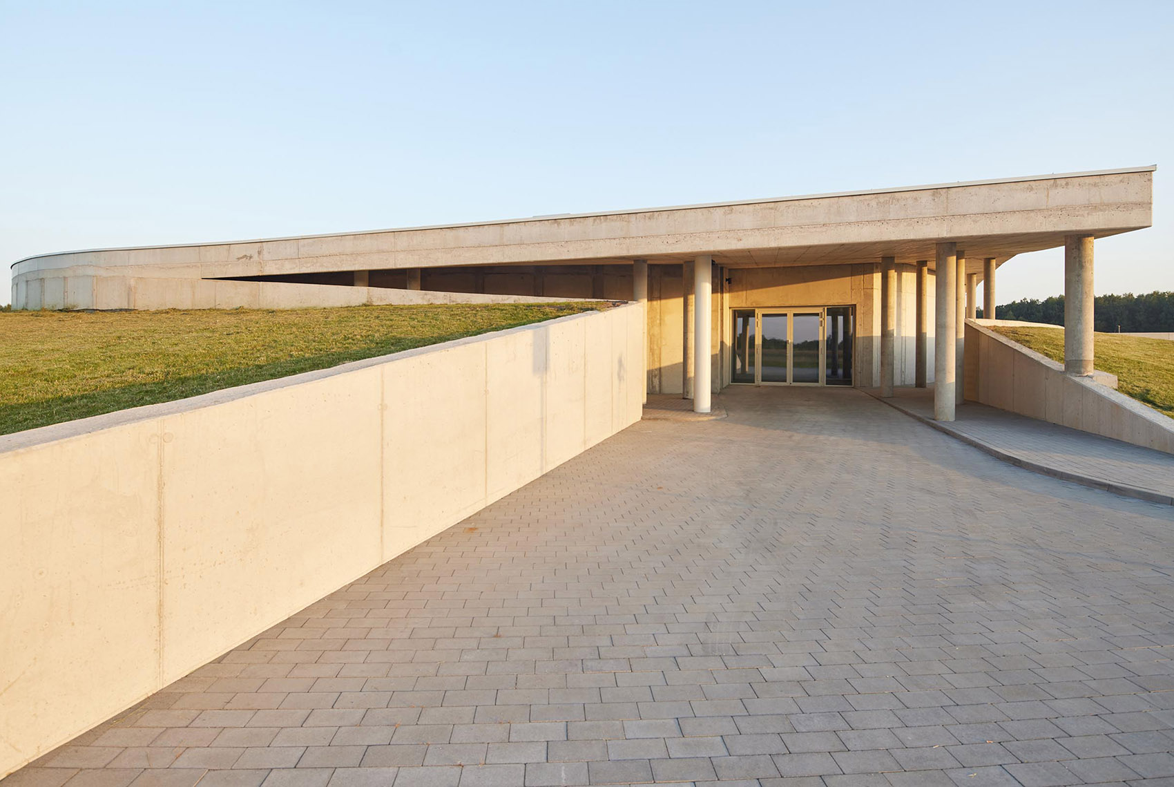 Crematorium THE TUMULUS by AEXN Architects 谷德设计网