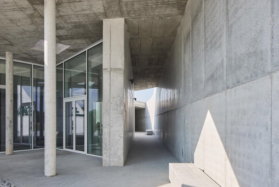 crematorium the tumulus by aexn architects