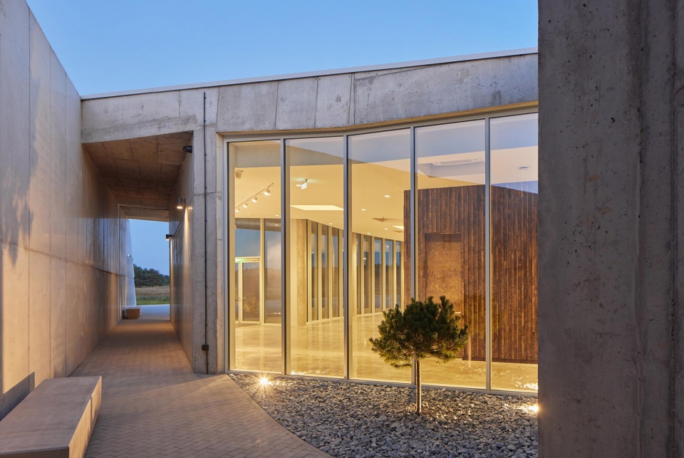 crematorium the tumulus by aexn architects