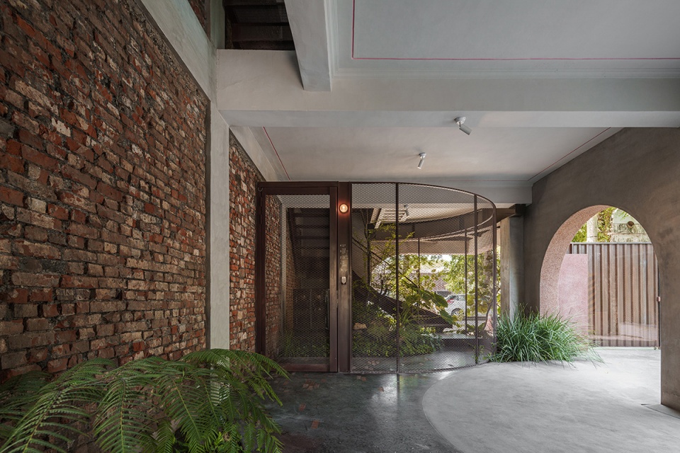 51 voids of de hostel by studio apl