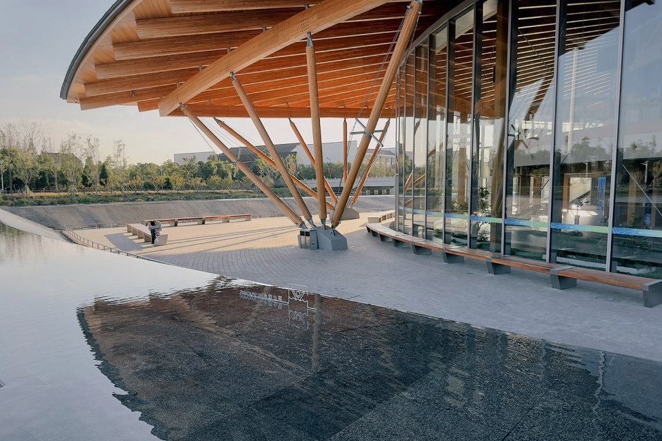 Floating Leaf China by GREEN ARCHITECTS