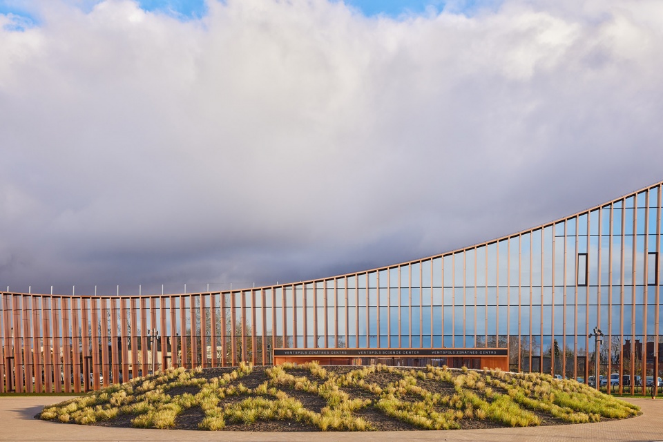 VIZIUM Science and Innovation Centre by Audrius Ambrasas Architects