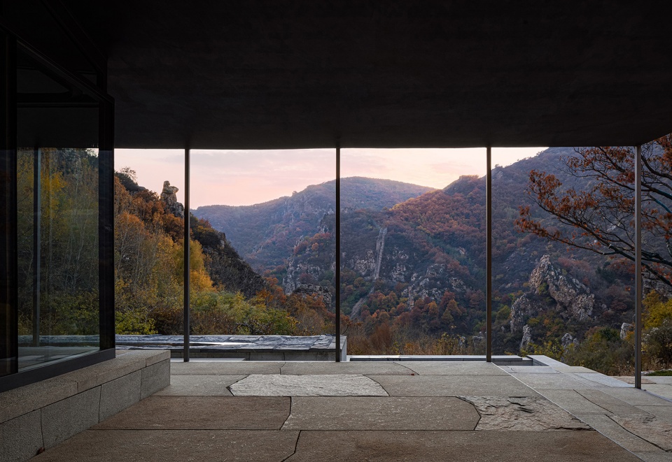 The Upper Cloister in Aranya Golden Mountain Jinshanling by Atelier Deshaus