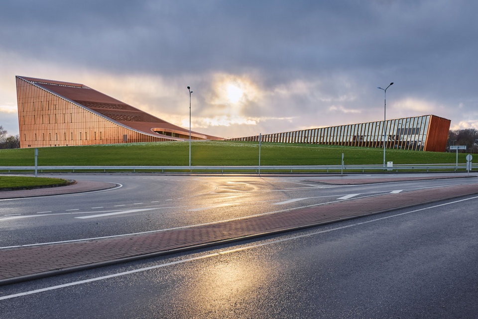 VIZIUM Science and Innovation Centre by Audrius Ambrasas Architects