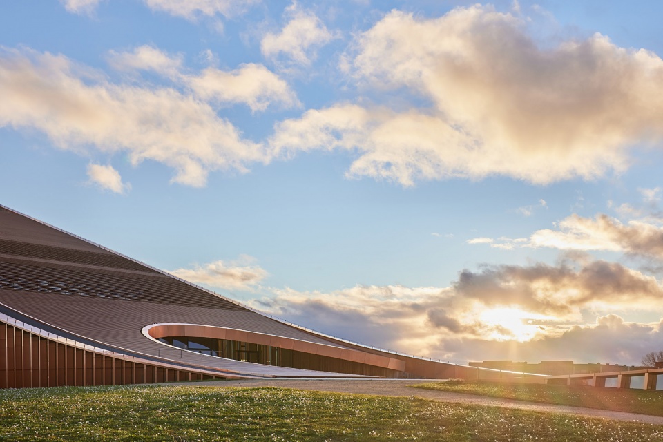 VIZIUM Science and Innovation Centre by Audrius Ambrasas Architects