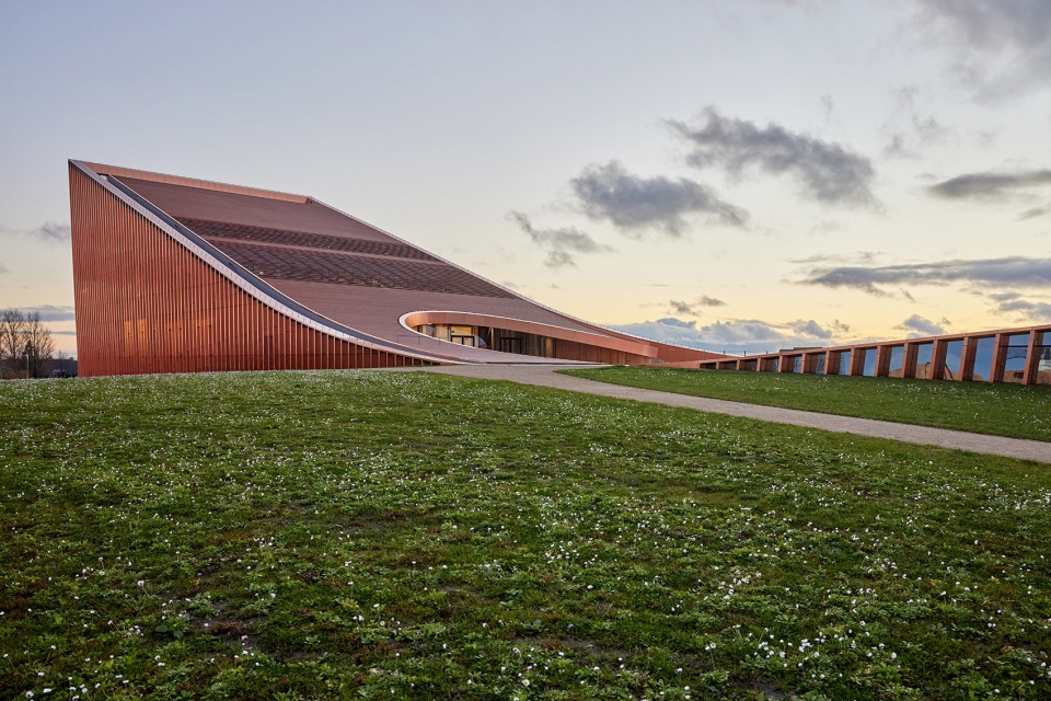 VIZIUM Science and Innovation Centre by Audrius Ambrasas Architects