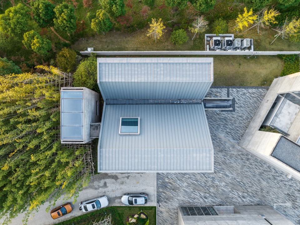 four studio houses by fcjz