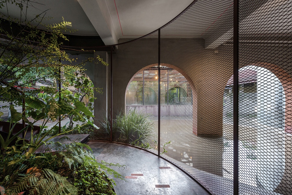 51 voids of de hostel by studio apl