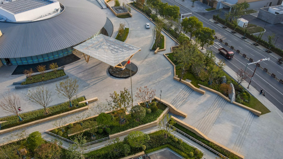 Floating Leaf China by GREEN ARCHITECTS