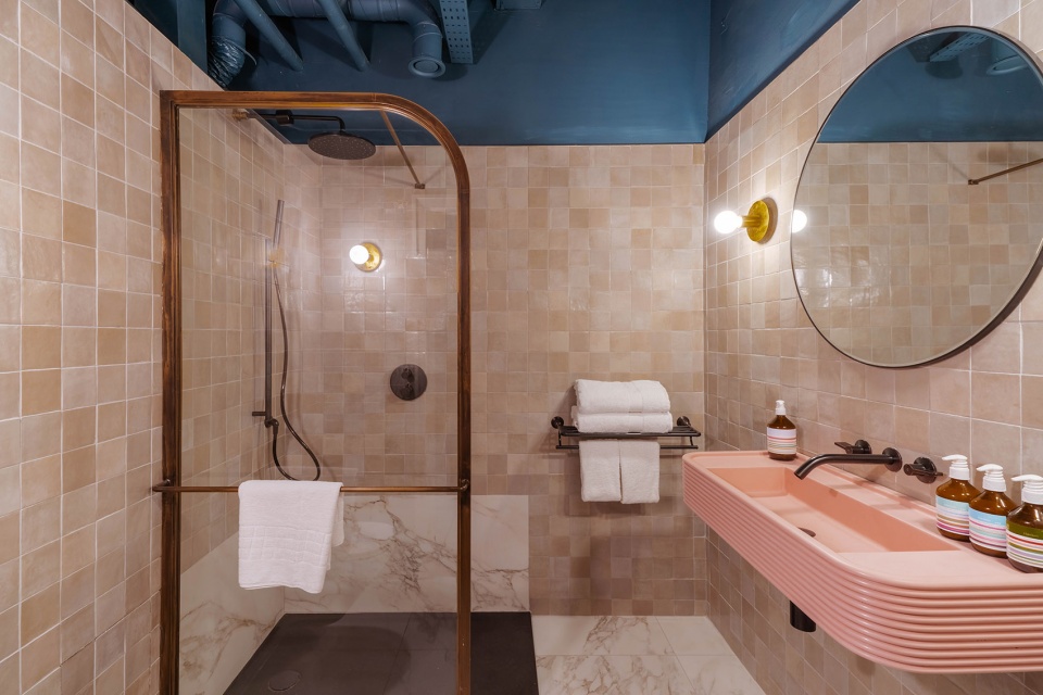 The Alan Hotel by Red Deer