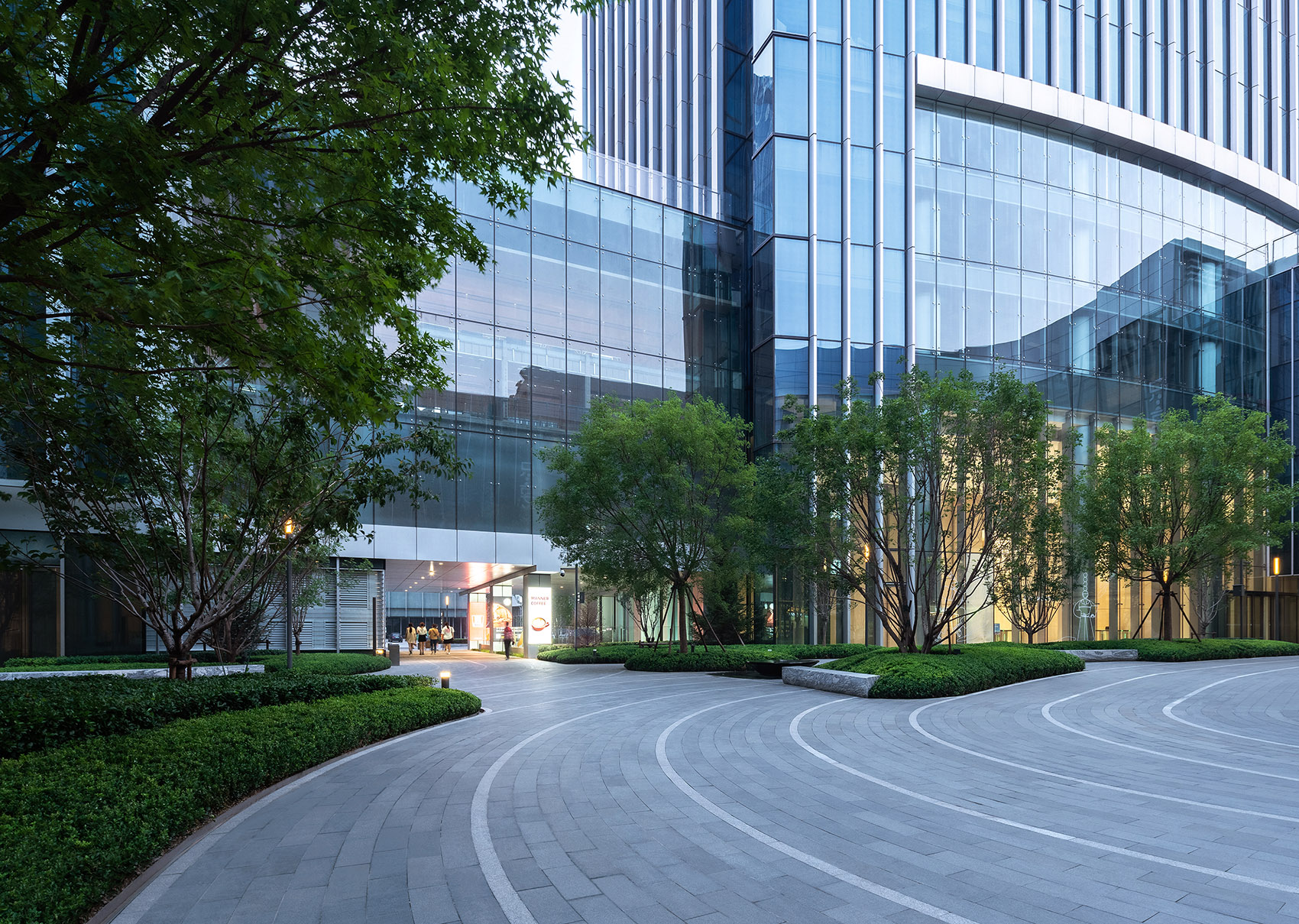 Beijing Lize PingAn Fortune Center, China by OneScape - 谷德设计网