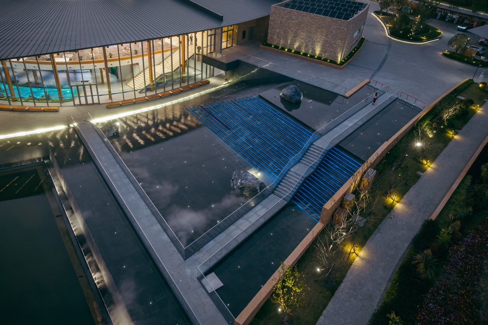 Floating Leaf China by GREEN ARCHITECTS