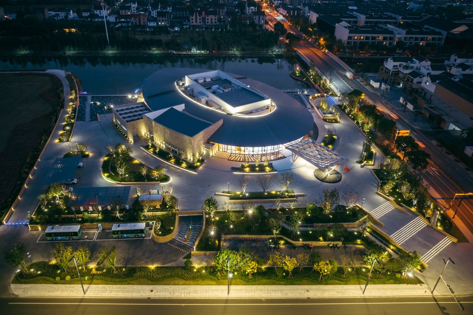 Floating Leaf China by GREEN ARCHITECTS