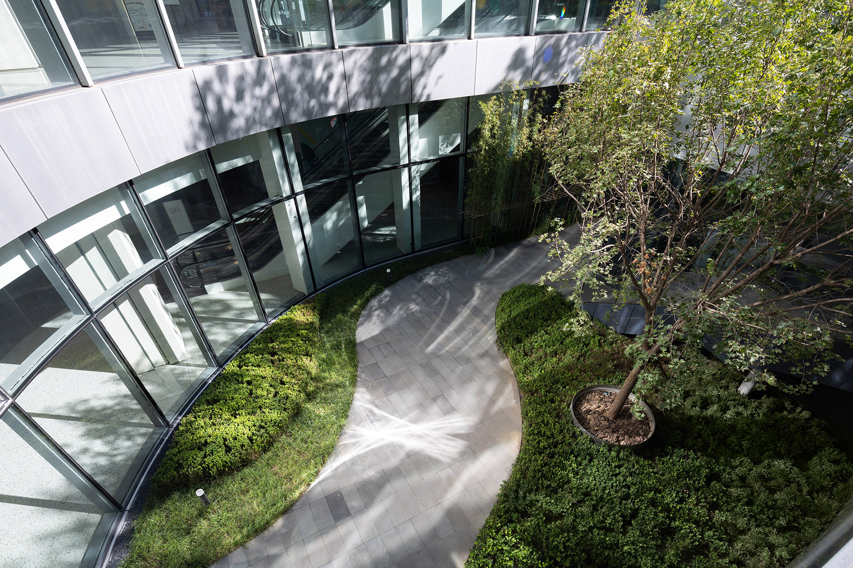 Beijing Lize PingAn Fortune Center, China by OneScape - 谷德设计网
