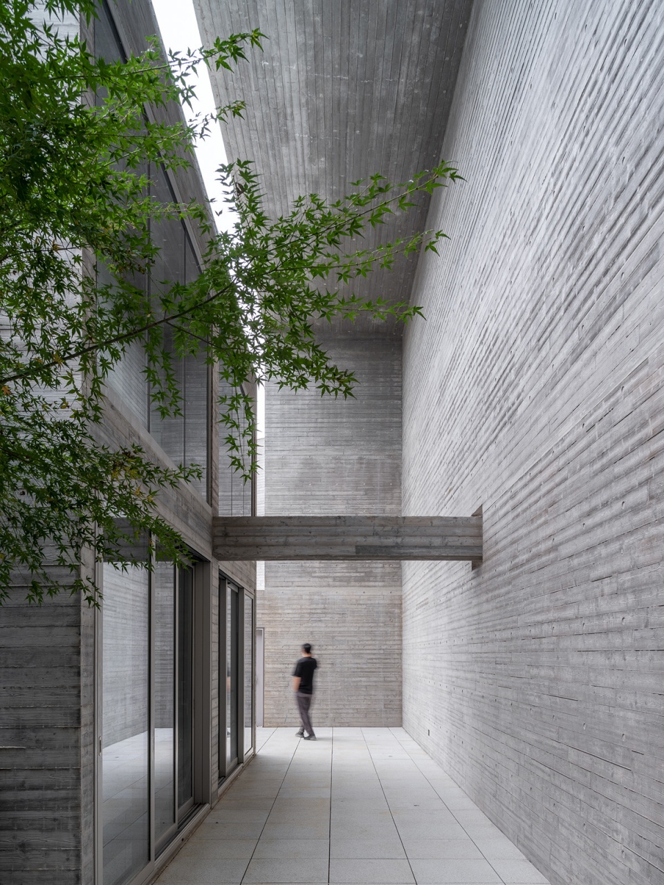 four studio houses by fcjz