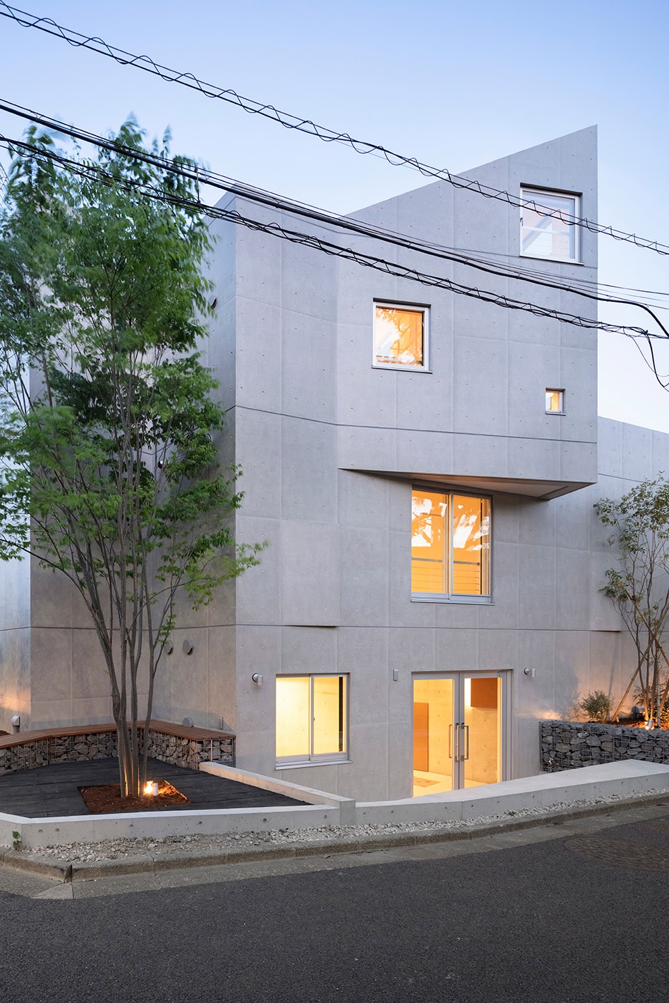 Ideareve Ikegami by Ryuichi Sasaki Architecture