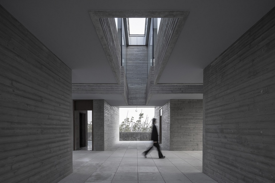 four studio houses by fcjz