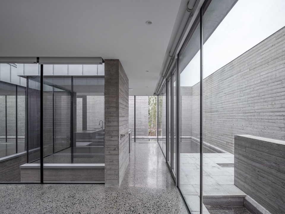 four studio houses by fcjz