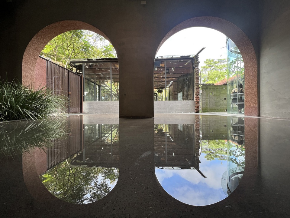 51 voids of de hostel by studio apl