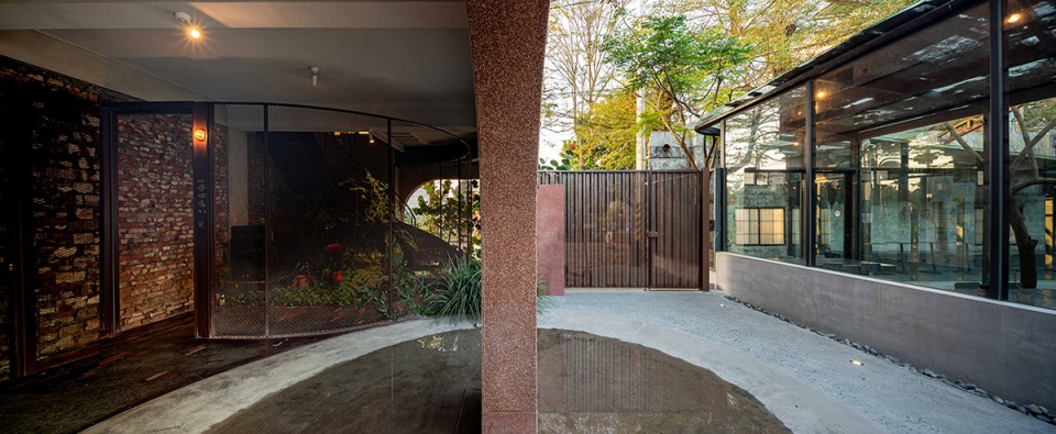 51 voids of de hostel by studio apl
