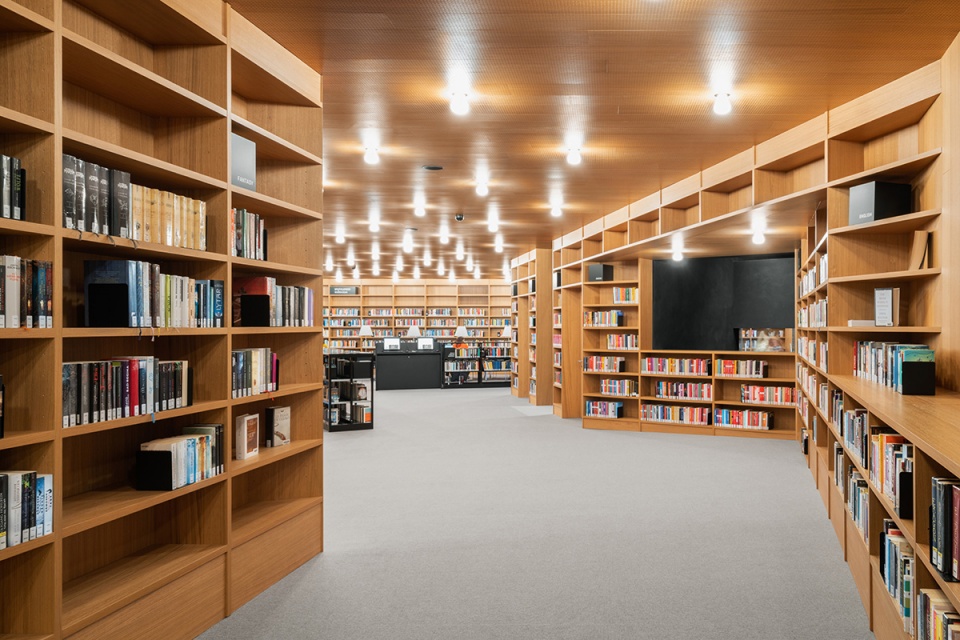 new brixen public library by carlana mezzalira pentimalli