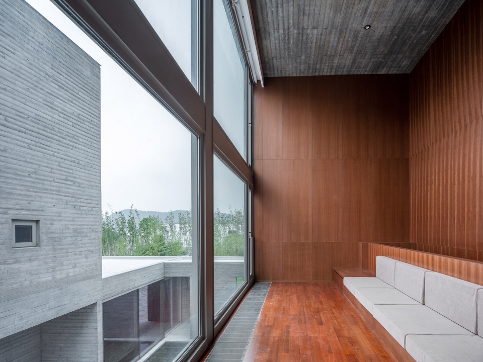 four studio houses by fcjz