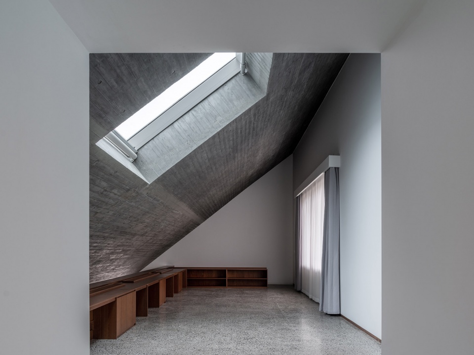 four studio houses by fcjz