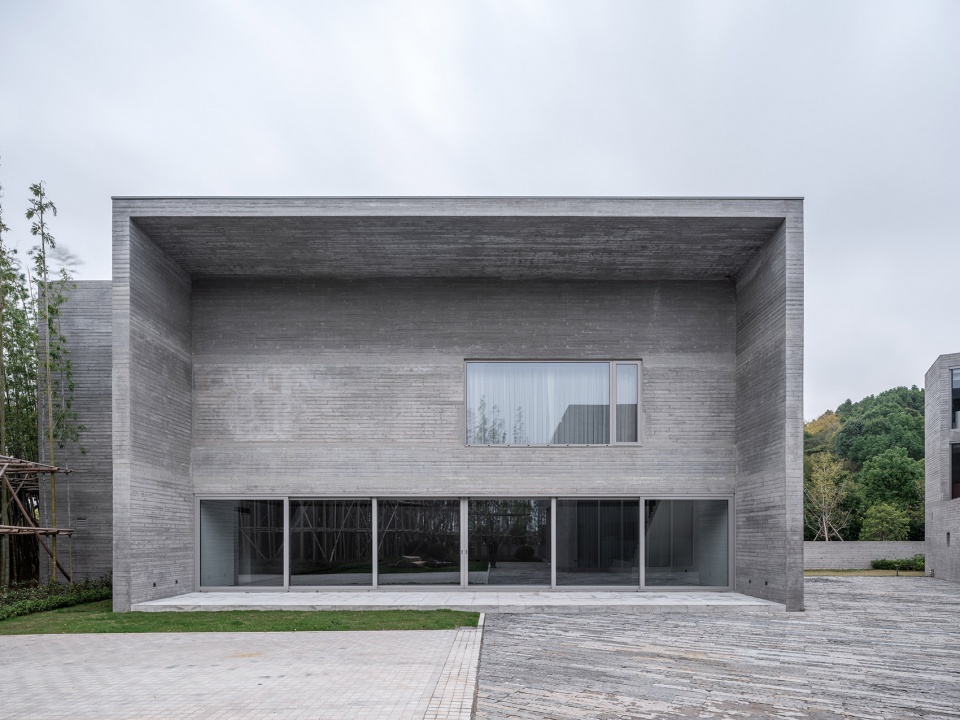 four studio houses by fcjz