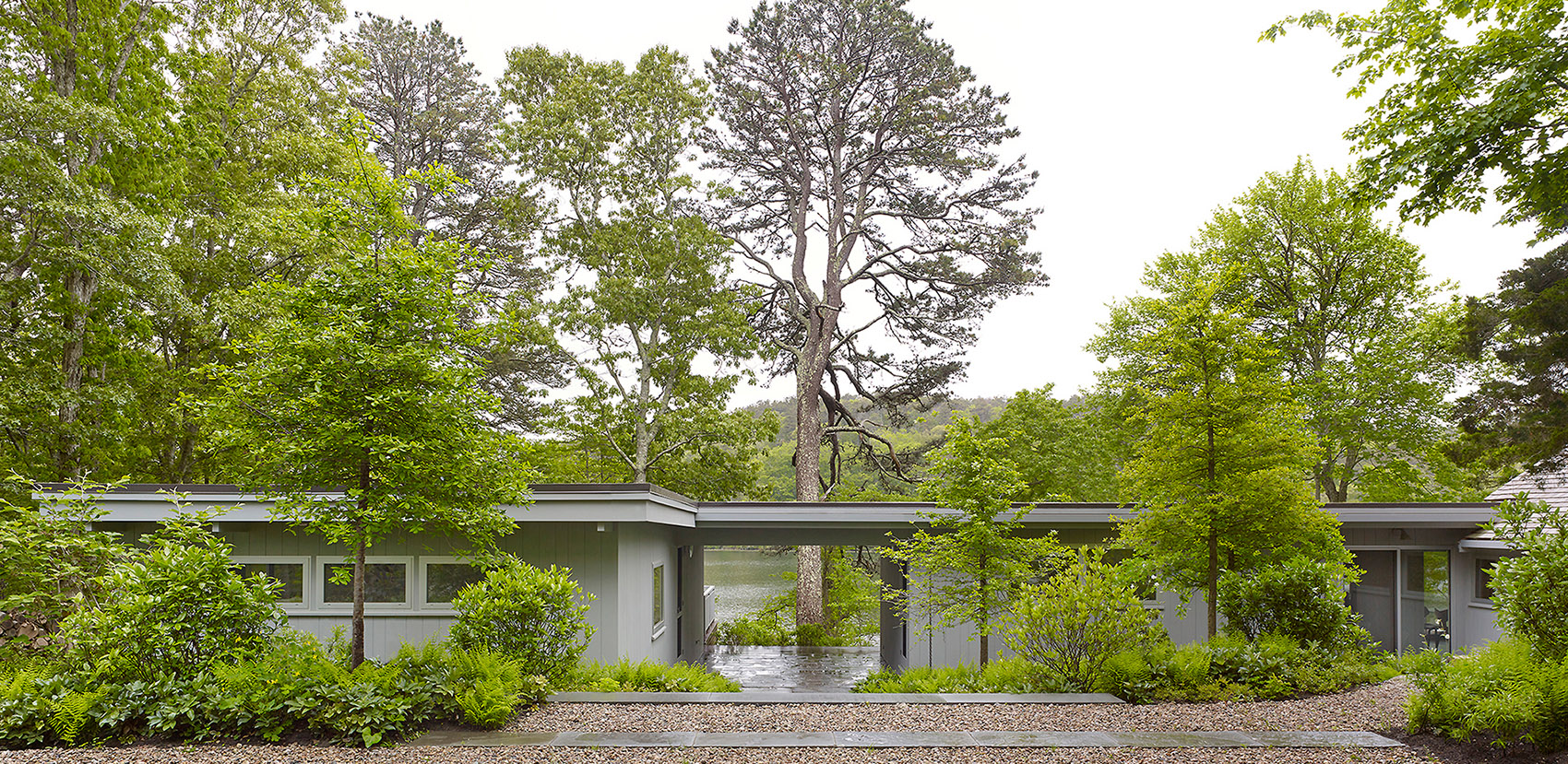 2021 ASLA RESIDENTIAL DESIGN AWARD OF HONOR Pond House / LeBlanc Jones