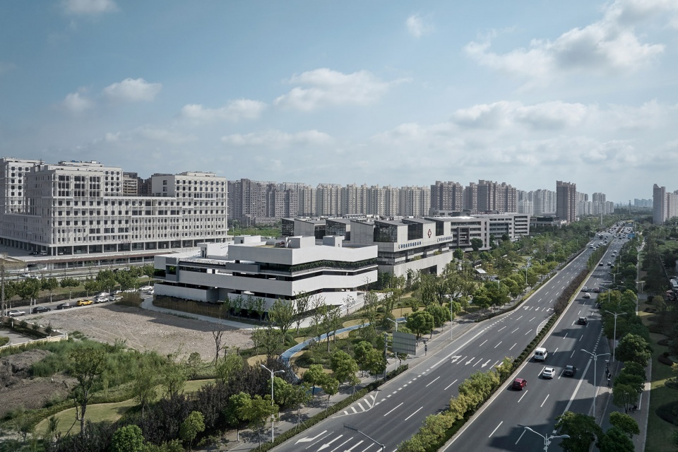 Fengxian 37A-03A Plot Parking Garage by Original Design Studio 