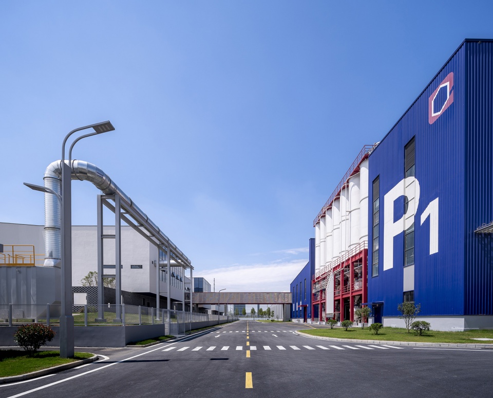 Carpoly Industrial Complex China by Interval Architects