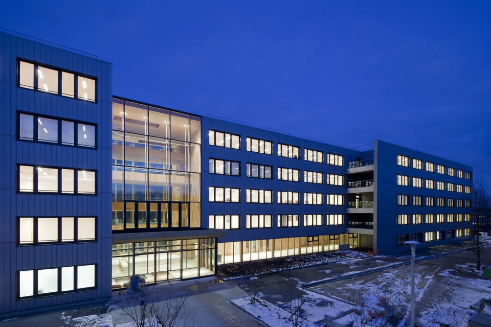 Odyssee Renault by ArtBuild Architects