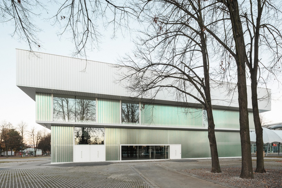 Pavilion Z by A8000