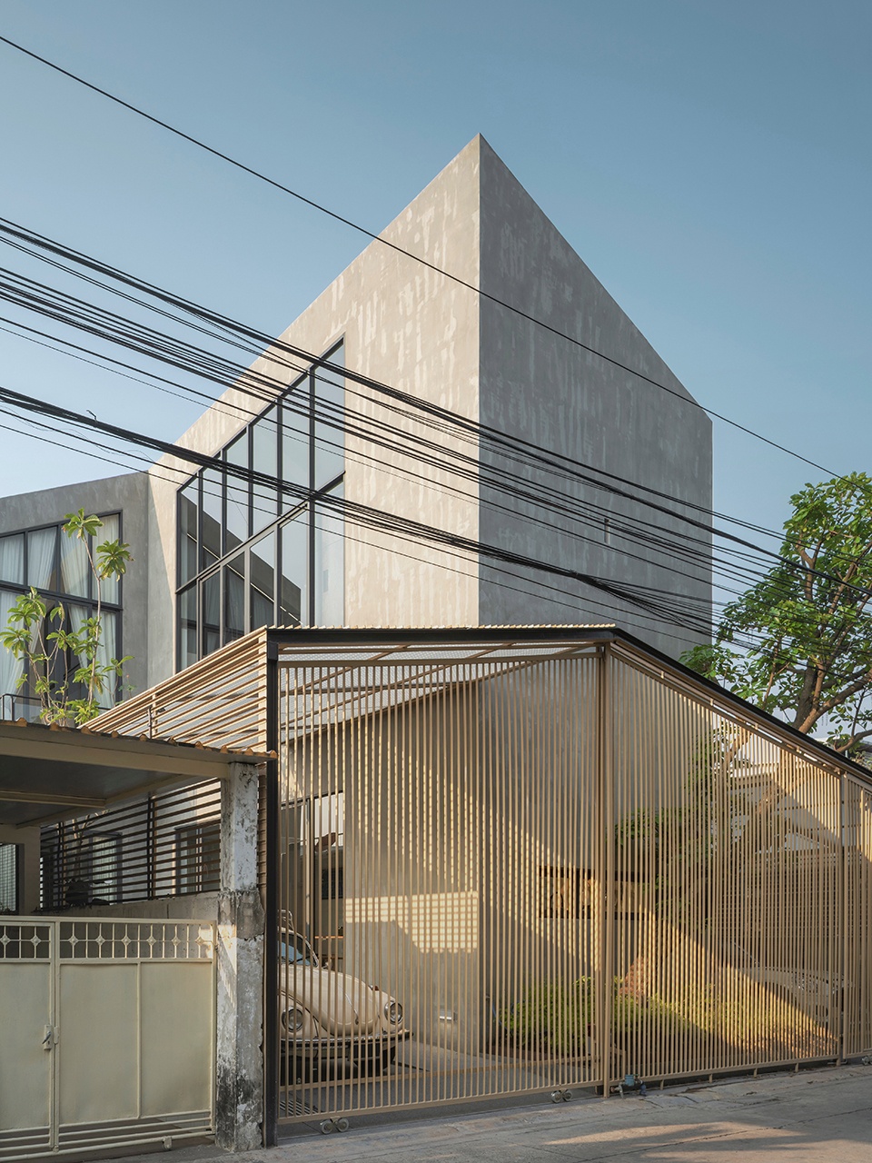 Reflection house by AUN Design Studio