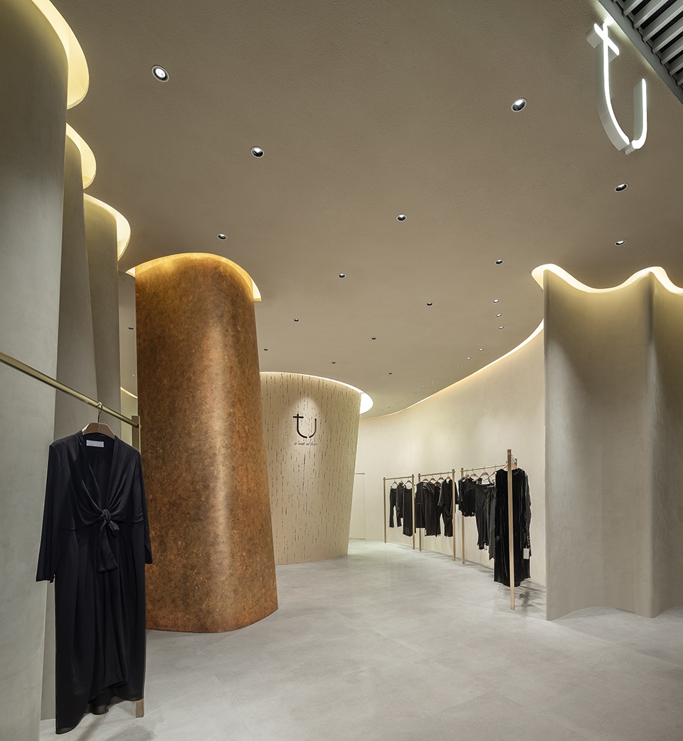 TU Crystal Plaza Store Shanghai by Tens Atelier