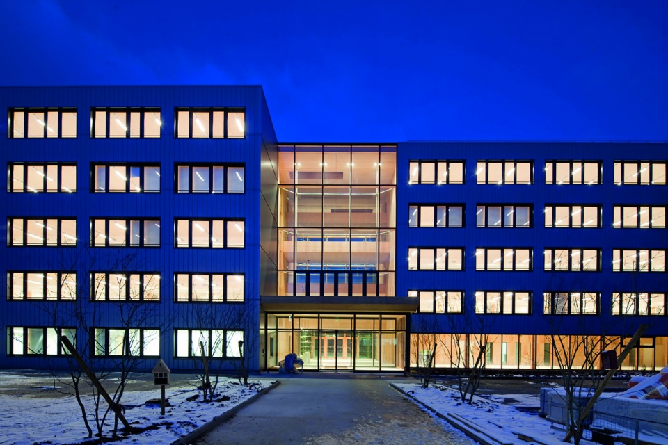 Odyssee Renault by ArtBuild Architects